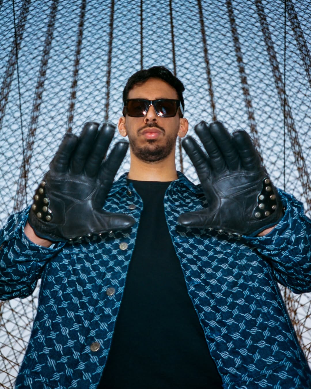 artist profile: @itsnovo

creative direction, styling & photography by @omarabulata, shot on 35mm.
